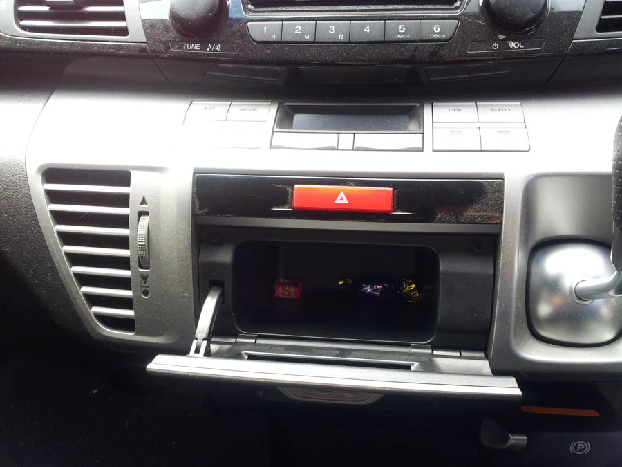 Honda FRV I-VTEC SE dash-air-vent